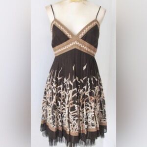 BCBGMAXAZRIA Brown leal pattern cotton/silksundress.Adjustable straps.Tulle trim